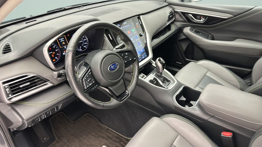 Used 2025 Subaru Outback Onyx Edition AWD/4WD image 11