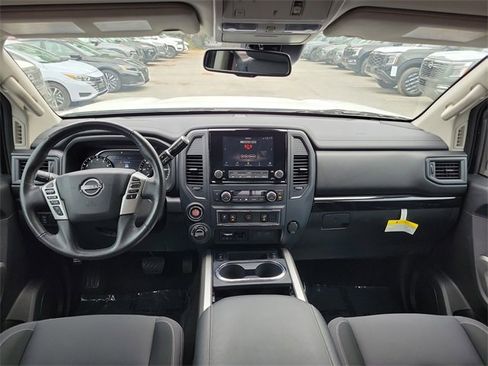 Used 2024 Nissan Titan SV w/ SV Convenience Package image 23