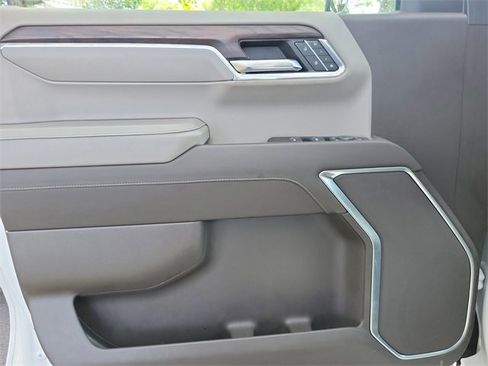 Used 2024 GMC Sierra 1500 SLT image 12