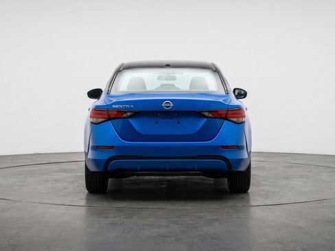 Used 2025 Nissan Sentra SV image 7