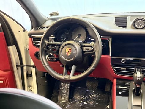 Certified 2024 Porsche Macan S AWD/4WD image 20