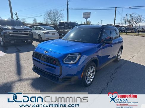 Used 2025 MINI Cooper Countryman S image 1
