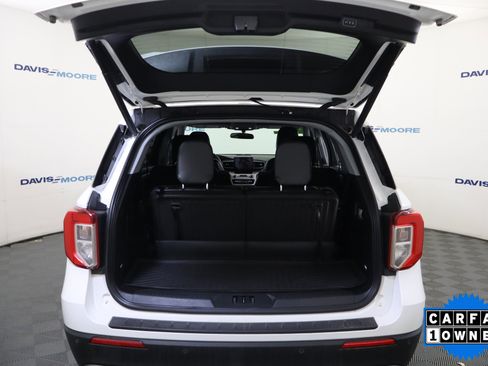Used 2023 Ford Explorer XLT w/ Equipment Group 202A image 8