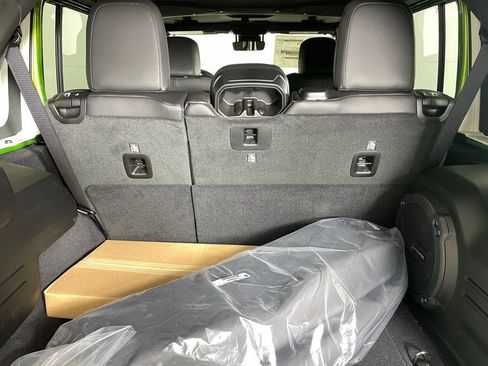 New 2025 Jeep Wrangler Unlimited Rubicon 392 image 18