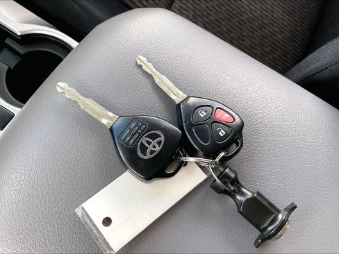 Used 2012 Toyota 4Runner SR5 image 14