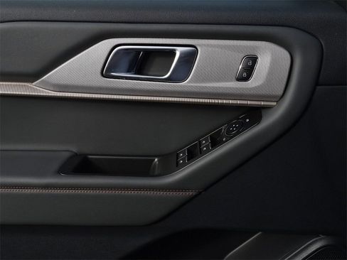 Used 2025 Ford Explorer Active image 29