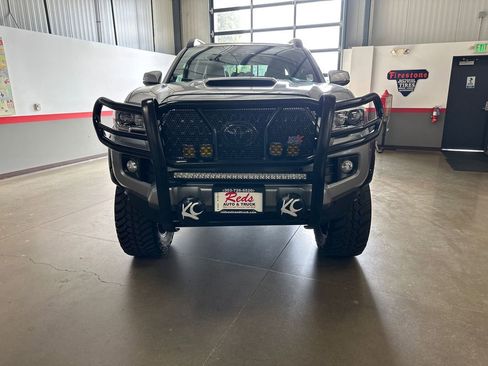 Used 2019 Toyota Tacoma TRD Sport image 57