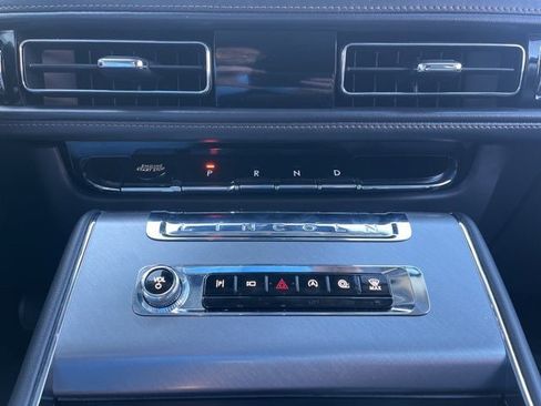 Certified 2025 Lincoln Aviator AWD w/ Jet Appearance Package image 39
