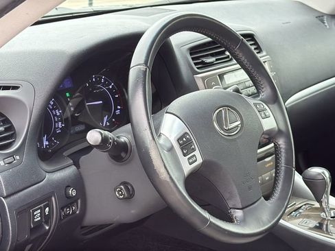 Used 2011 Lexus IS 250C w/ Luxury Pkg RWD image 9