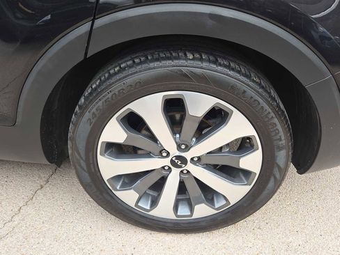 Used 2022 Kia Telluride EX w/ EX Premium Package image 8