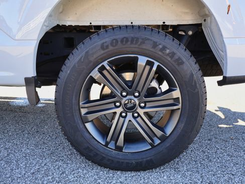 Used 2022 Ford F150 XLT w/ Equipment Group 302A High image 33