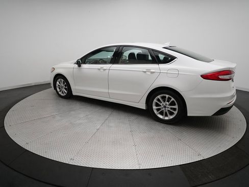 Used 2020 Ford Fusion SE image 12