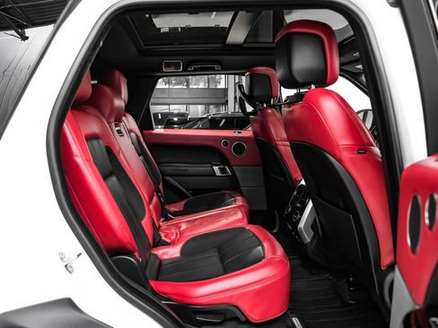Used 2019 Land Rover Range Rover Sport HST image 31