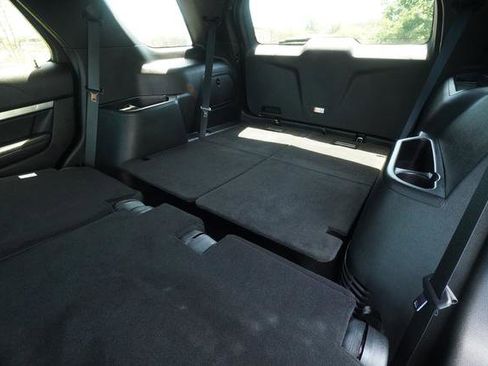 Used 2019 Ford Explorer XLT FWD image 28