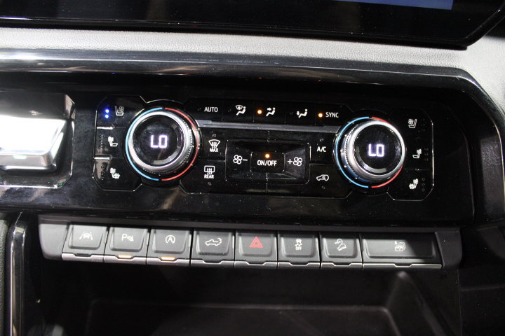 Used 2022 GMC Sierra 1500 AT4 w/ AT4 Premium Package AWD/4WD image 38