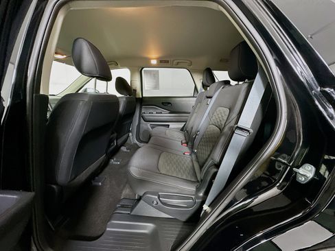 Used 2024 Nissan Pathfinder S image 26