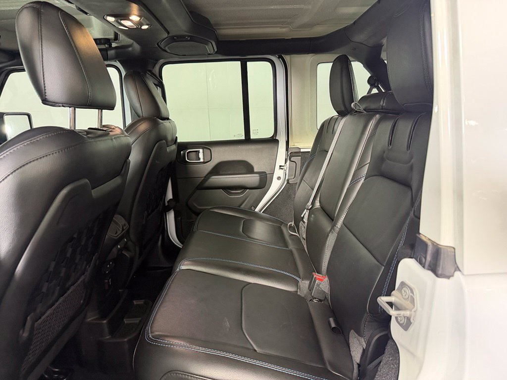 Used 2022 Jeep Wrangler Unlimited Rubicon 4xe w/ Cold Weather Group AWD/4WD image 18