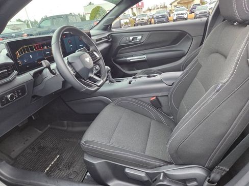 Used 2025 Ford Mustang Coupe image 5