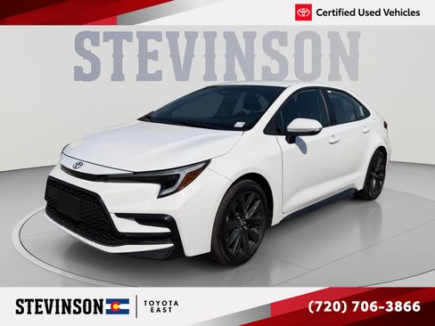 Used 2026 Toyota Corolla SE FWD image 1