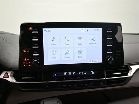 Used 2024 Toyota Sienna XLE image 26