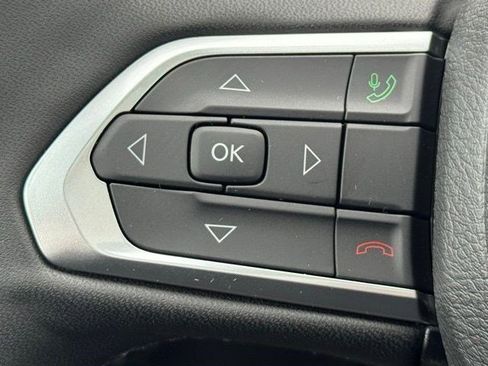 New 2026 Jeep Compass Latitude w/ Sun and Sound Group AWD/4WD image 16