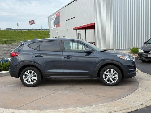 Used 2019 Hyundai Tucson SE FWD image 2