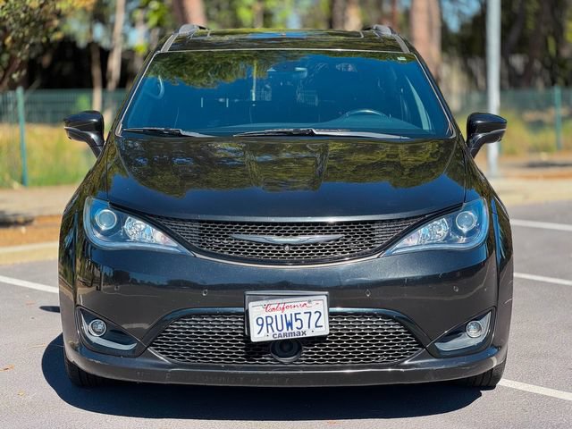 Used 2018 Chrysler Pacifica Limited w/ Advanced Safetytec Group FWD image 3