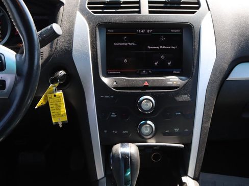 Used 2014 Ford Explorer XLT w/ Equipment Group 202A AWD/4WD image 9
