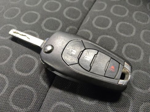 Used 2021 Chevrolet Trax LS w/ Tint and Cruise Package FWD image 32