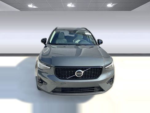 Certified 2026 Volvo XC40 B5 Plus w/ Protection Package Premier image 6