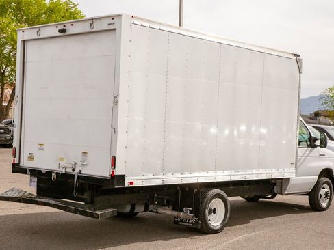 Used 2022 Ford E-450 and Econoline 450 Super Duty w/ Power Windows & Locks Group RWD image 5