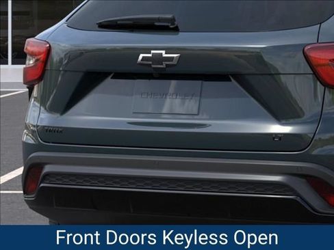 New 2026 Chevrolet Trax LT w/ Driver Confidence Package FWD image 16