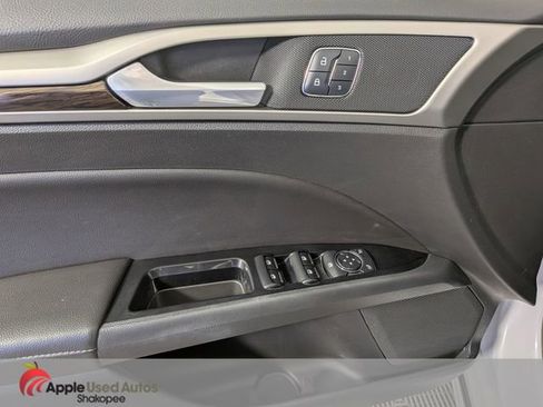 Used 2016 Ford Fusion SE w/ Equipment Group 202A AWD/4WD image 14