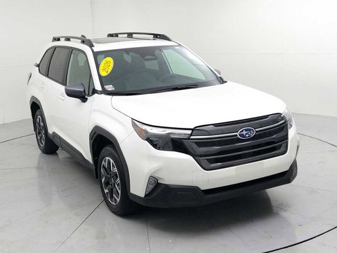 Used 2026 Subaru Forester Premium AWD/4WD image 2