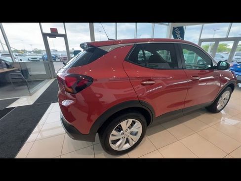 Certified 2024 Buick Encore GX Preferred w/ Comfort Package FWD image 8