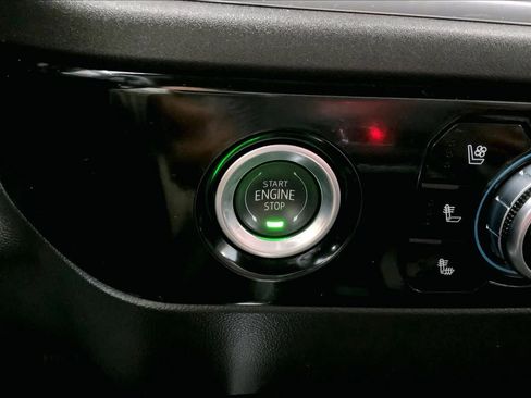 Used 2024 GMC Sierra 1500 SLT w/ SLT Convenience Package image 31