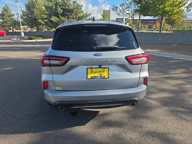 Used 2023 Ford Escape ST-Line w/ Tech Pack #1 FWD image 4