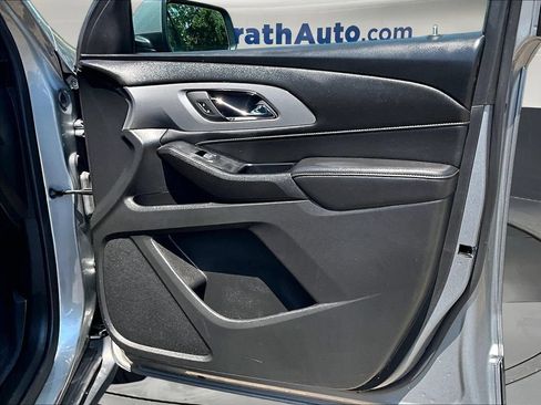 Used 2024 Chevrolet Traverse LT AWD/4WD image 33