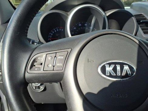 Used 2013 Kia Soul + w/ Audio Pkg image 21