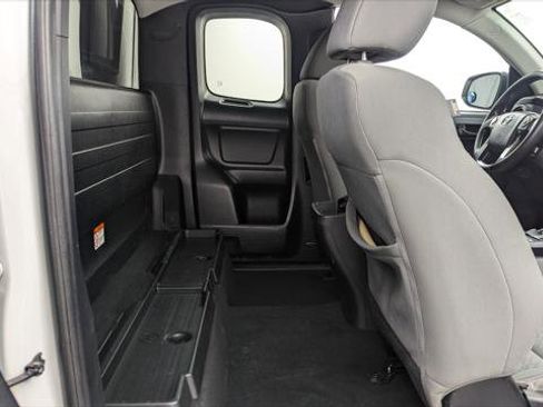 Used 2020 Toyota Tacoma SR image 18