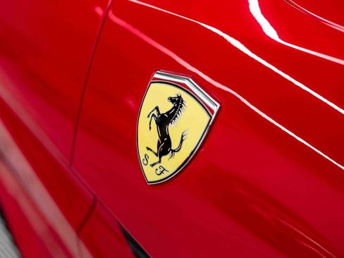 Used 2019 Ferrari Portofino RWD image 28