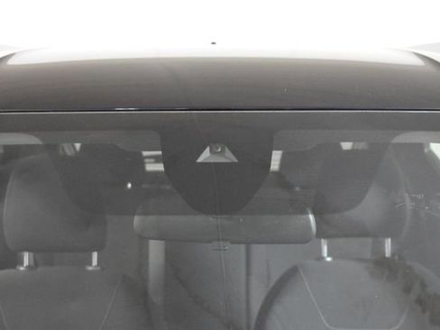 Used 2023 Nissan Kicks SV FWD image 34
