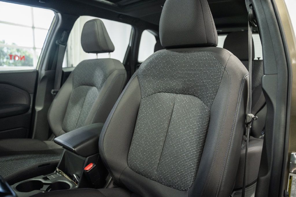 Used 2025 Subaru Forester Premium AWD/4WD image 32