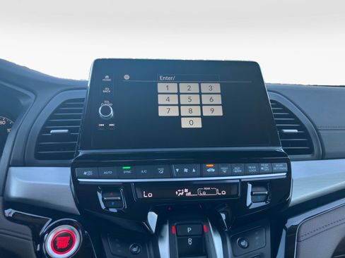 Certified 2026 Honda Odyssey Touring image 17