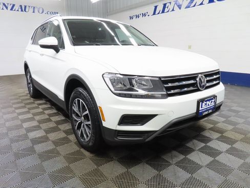 Used 2019 Volkswagen Tiguan SE image 3