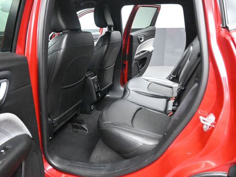 Used 2024 Jeep Compass Latitude image 25