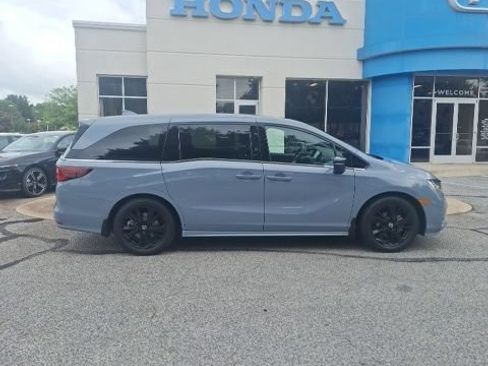 Used 2024 Honda Odyssey Sport image 1