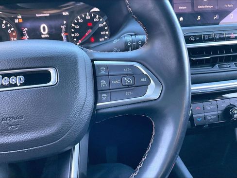 Used 2022 Jeep Compass Limited image 17