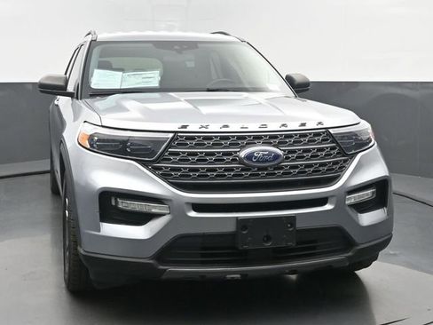 Used 2021 Ford Explorer XLT w/ Equipment Group 202A RWD image 8