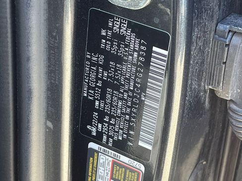 Used 2024 Kia Sorento S image 31